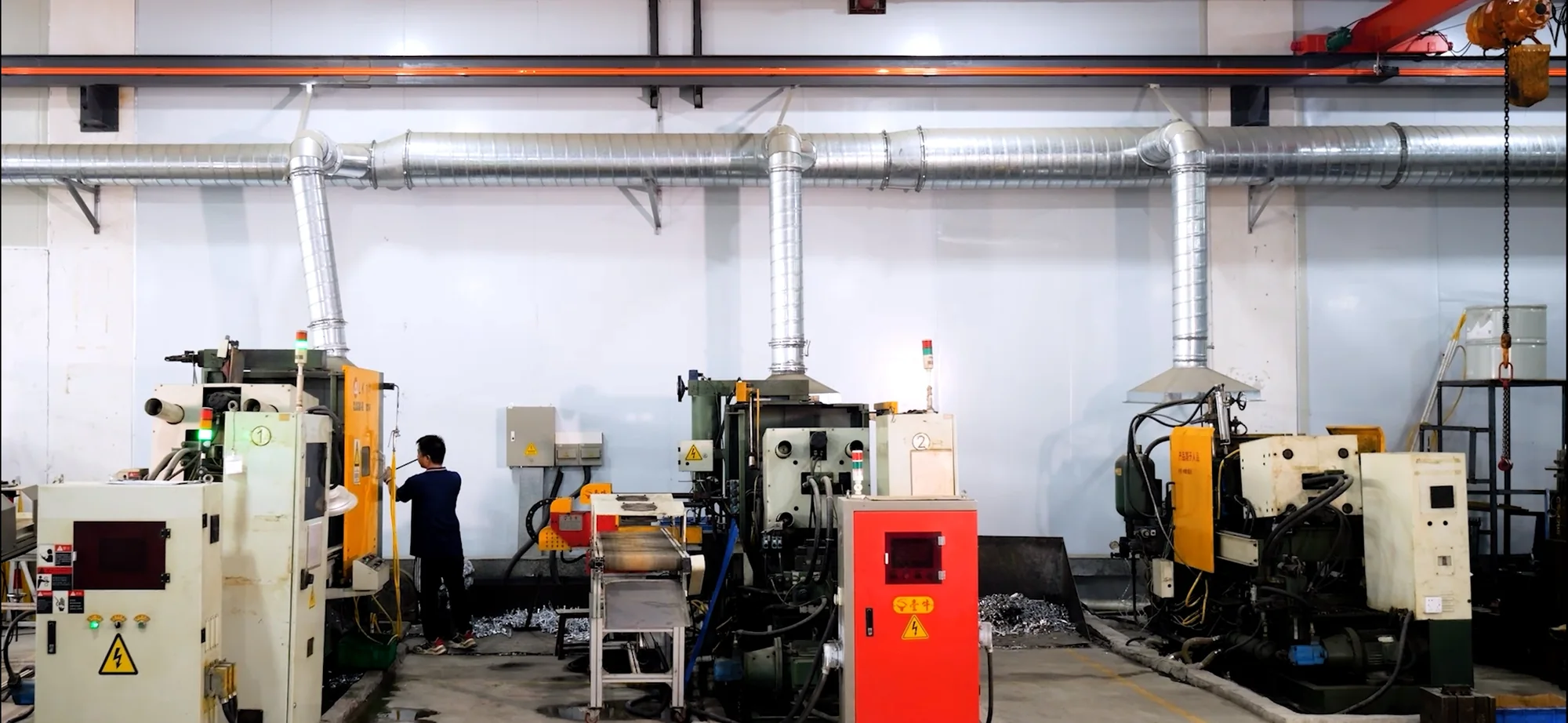 HSP zinc alloy die-casting workshop with production equipment and extraction systems