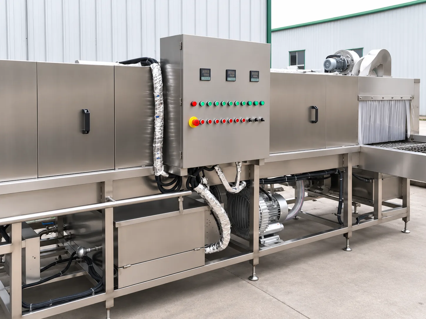 Food processing washdown equipment with stainless access doors